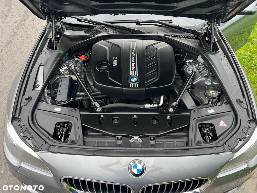 BMW Seria 5 525d - 9