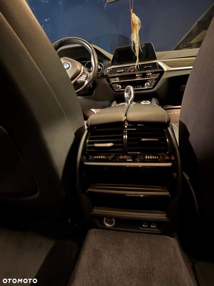 BMW Seria 5 520d Luxury Line sport - 17
