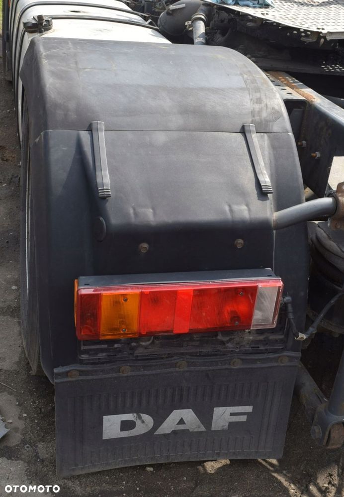 KOMPLETNY BŁOTNIK LAMPA MOCOWANIE DAF CF 95 105 - 2