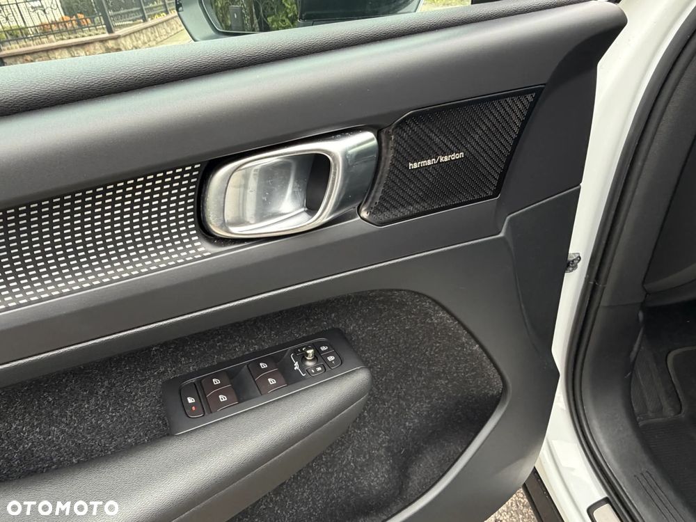 Volvo XC 40 T5 AWD R-Design - 28