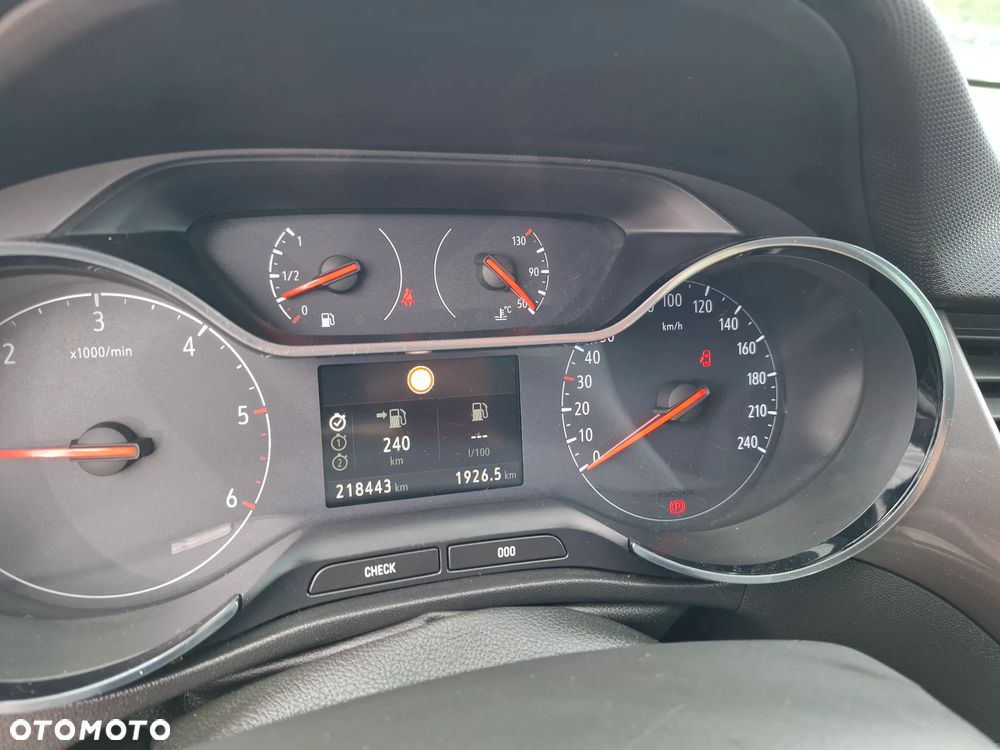 Opel Crossland X 1.6 Innovation - 33
