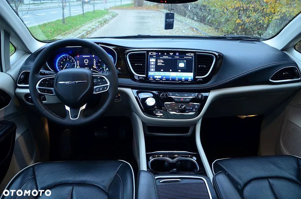 Chrysler Pacifica - 14