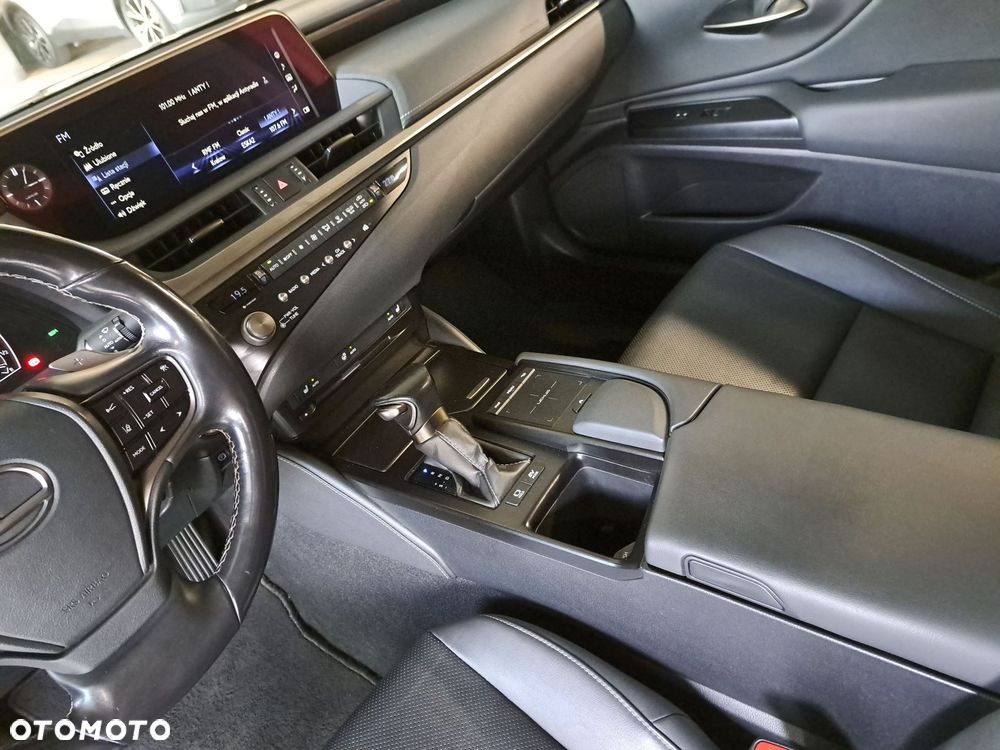 Lexus ES - 32