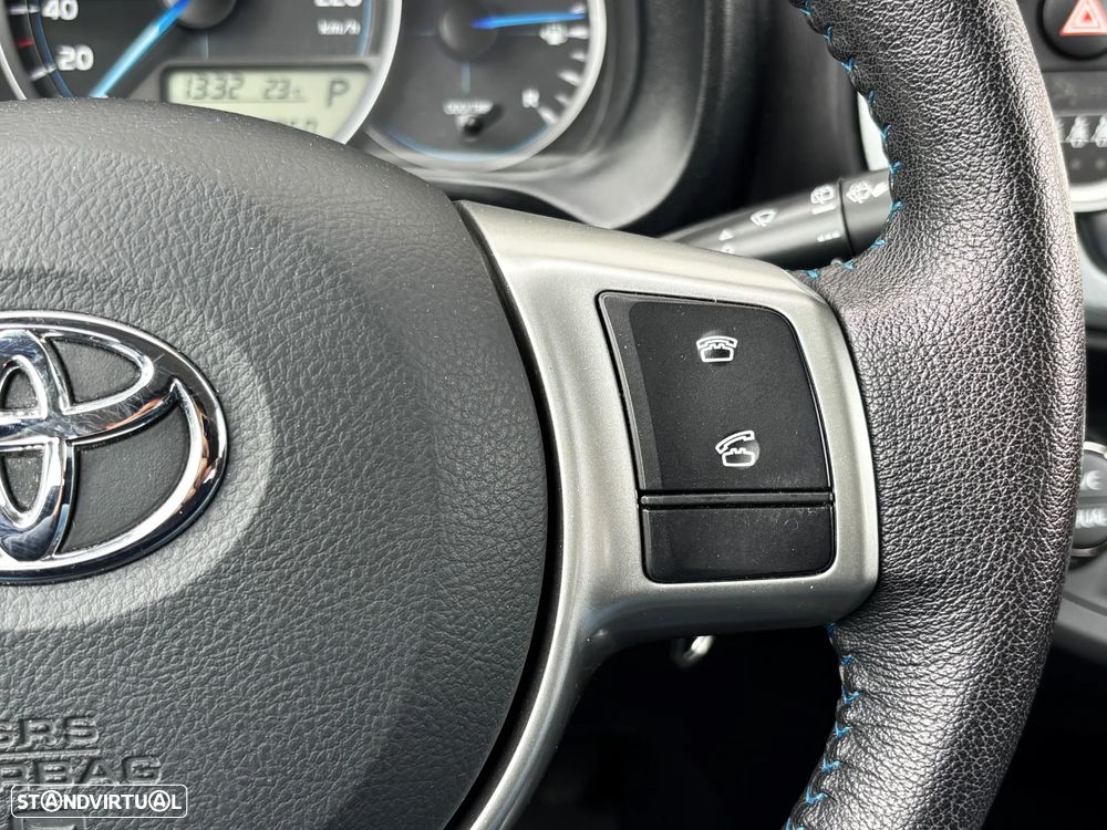 Toyota Yaris 1.5 HSD Comfort+P.Style - 23