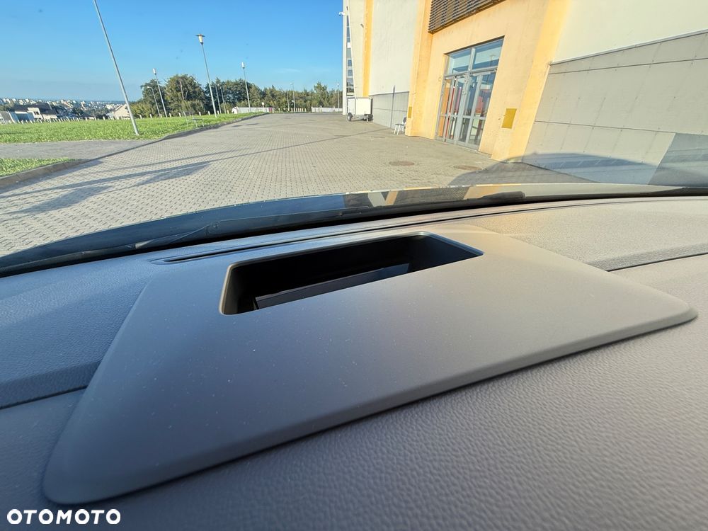 Volkswagen Multivan 2.0 TDI L2 Style DSG - 22