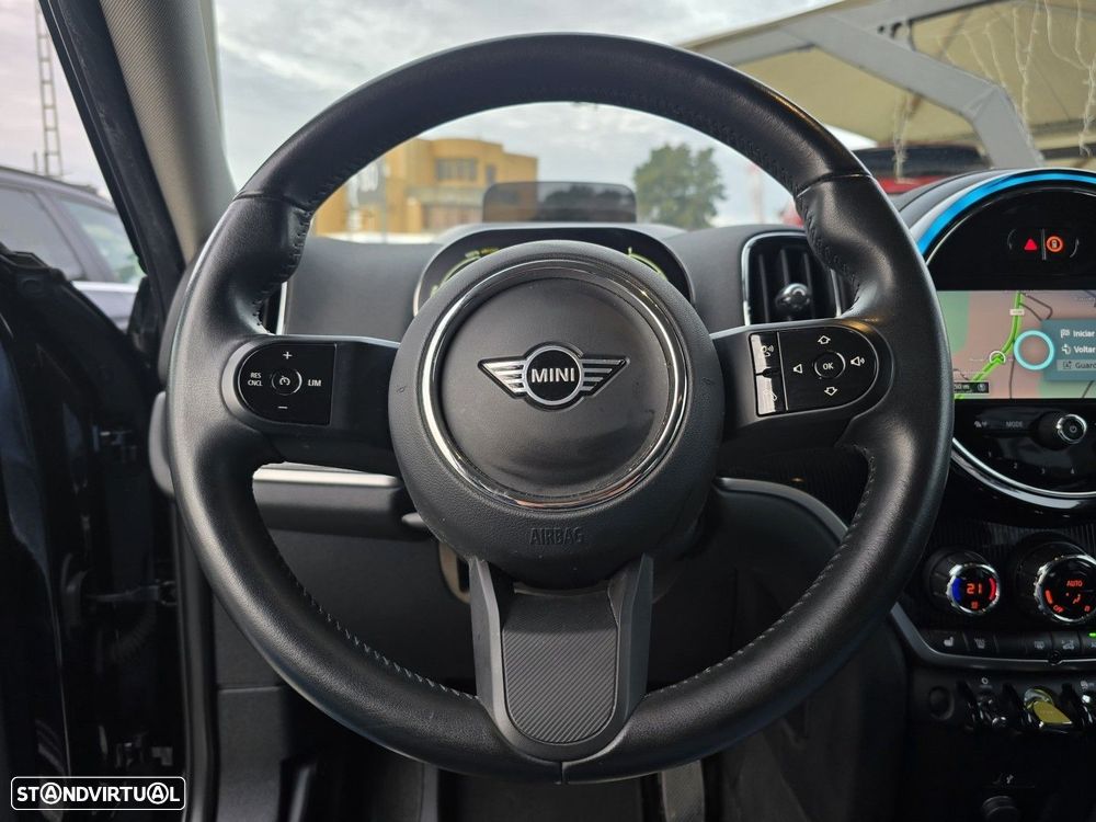 MINI Countryman Cooper SE Premium Essential Auto - 23