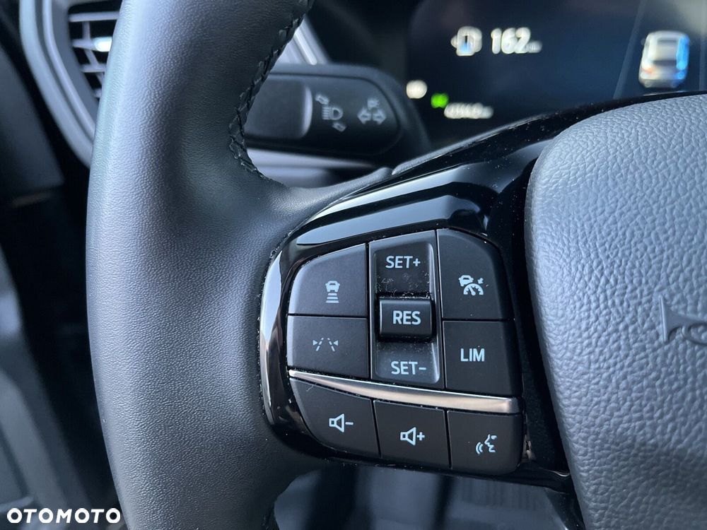 Ford Kuga - 23