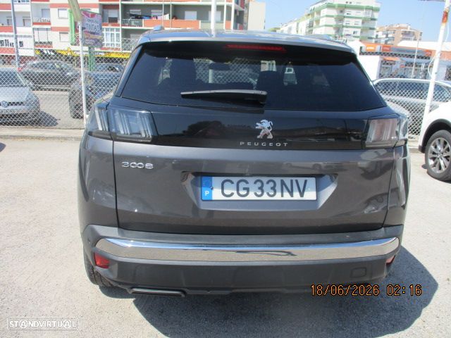 Peugeot E-3008 - 4