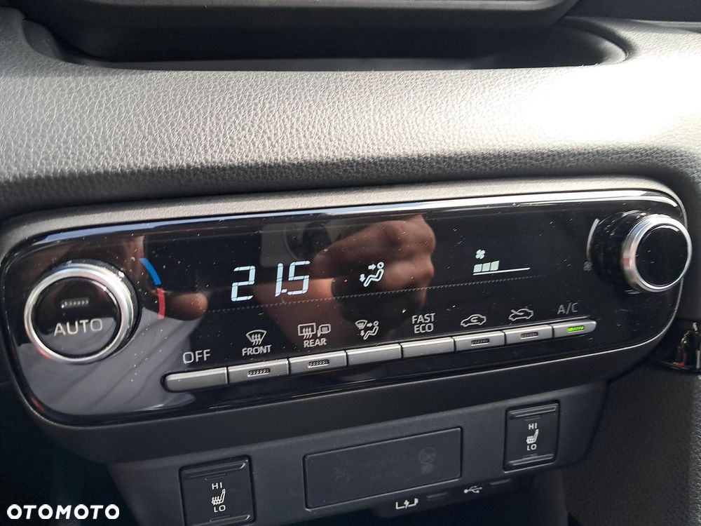 Toyota Yaris Hybrid 1.5 Style - 24