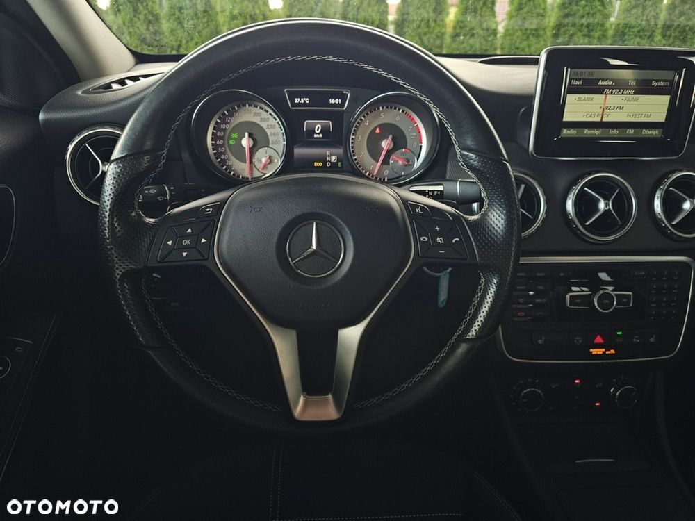 Mercedes-Benz GLA - 15