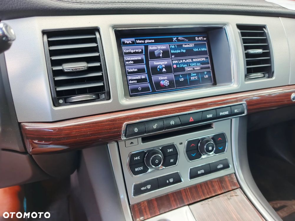 Jaguar XF 2.2 - 14