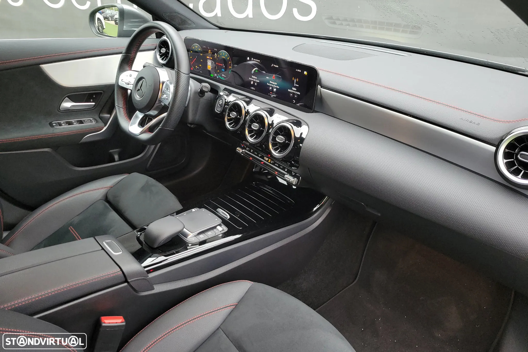 Mercedes-Benz CLA 250 e Shooting Brake AMG Line - 13