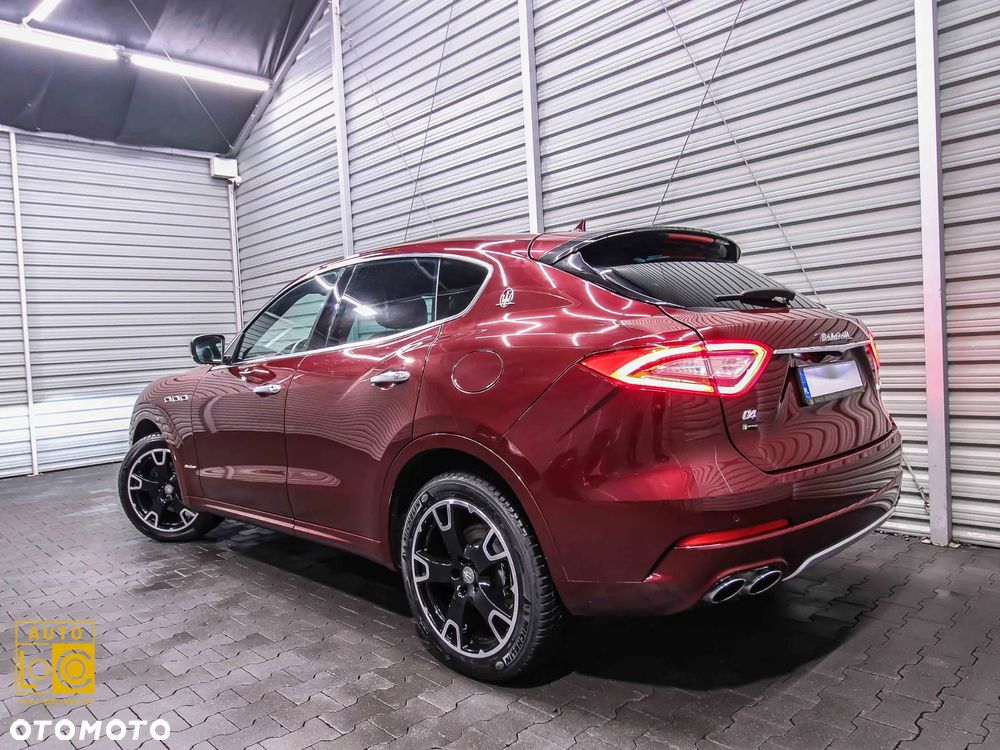 Maserati Levante Q4 GranLusso - 4