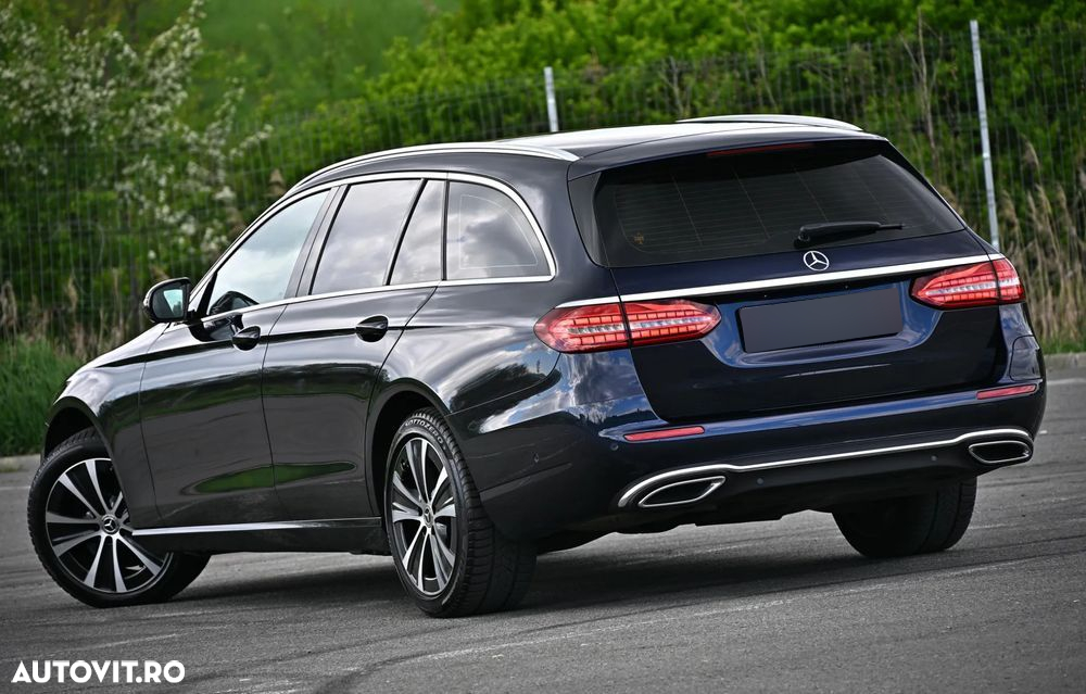 Mercedes-Benz E 300 Hybrid de T-Modell 4MATIC Aut. - 3