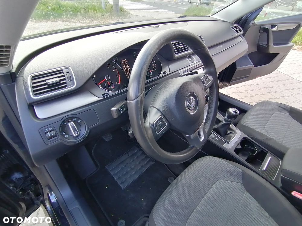 Volkswagen Passat 1.4 TSI BMT Comfortline - 25