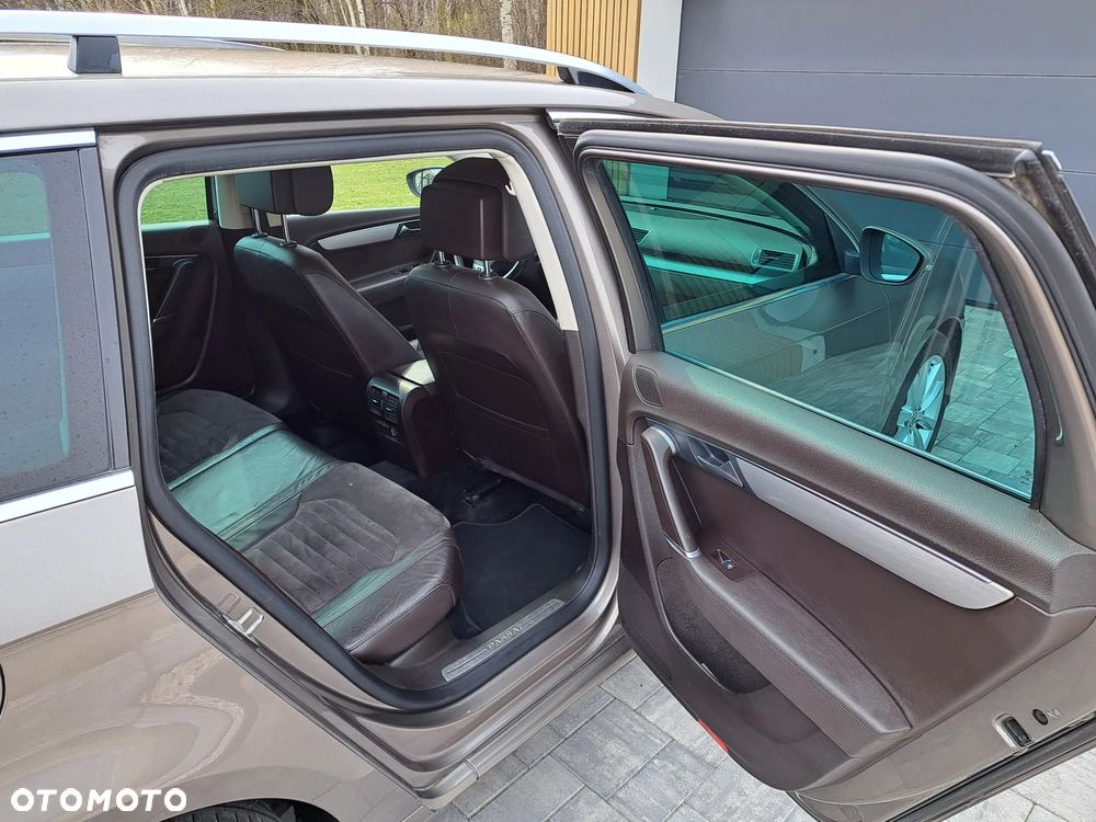 Volkswagen Passat 2.0 TDI DSG BlueMotion Technology Highline - 24