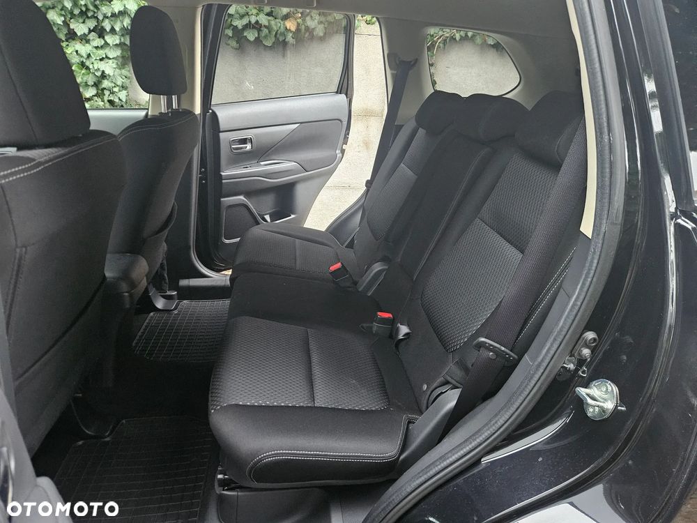 Mitsubishi Outlander 2.2 DI-D 4WD Plus - 29