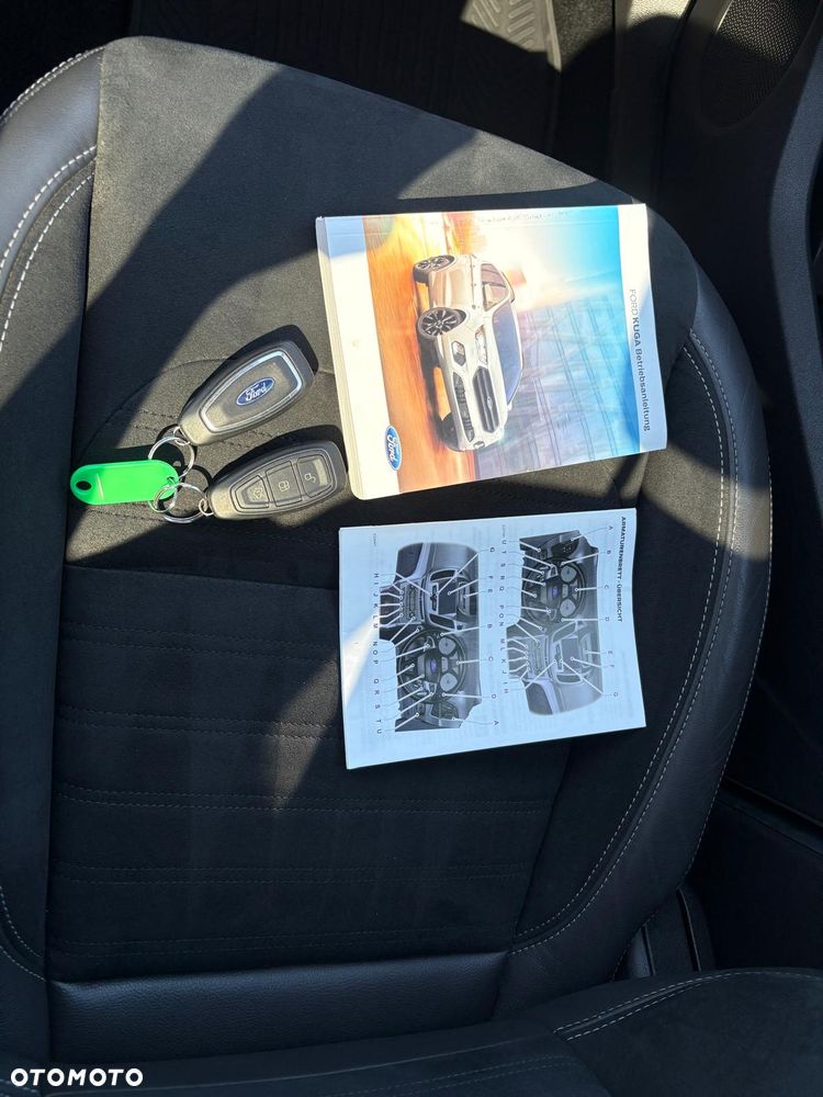 Ford Kuga 1.5 EcoBoost 2x4 ST-Line - 13