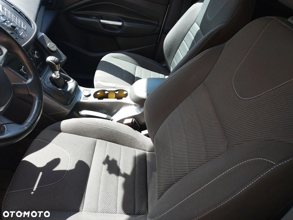 Ford Kuga - 9