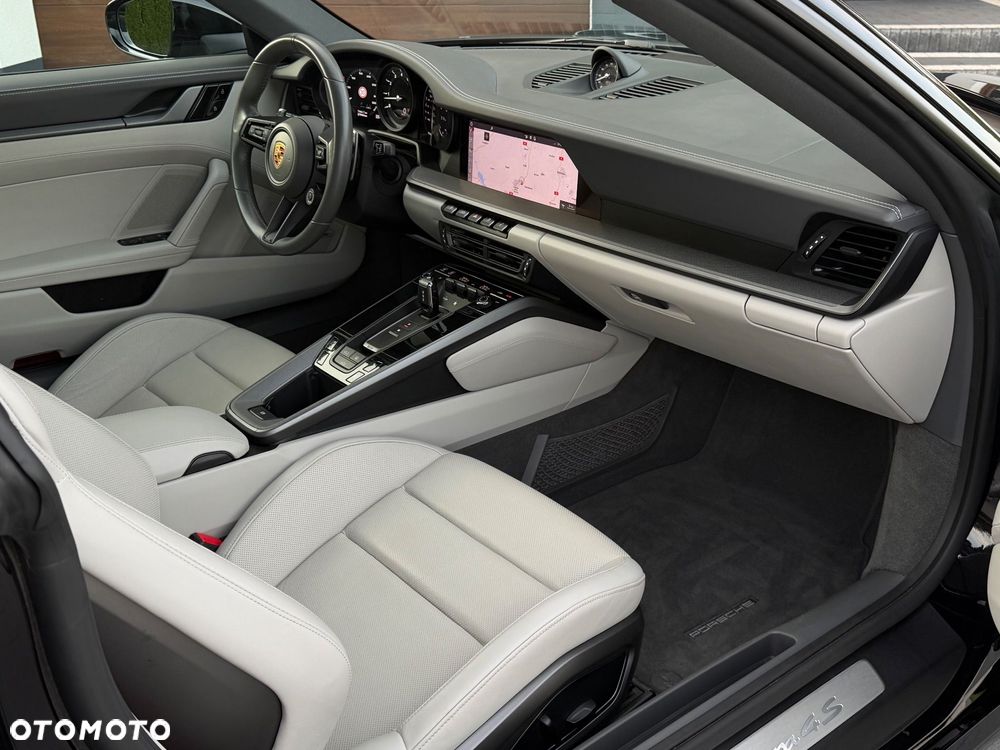 Porsche 911 Carrera 4S - 5