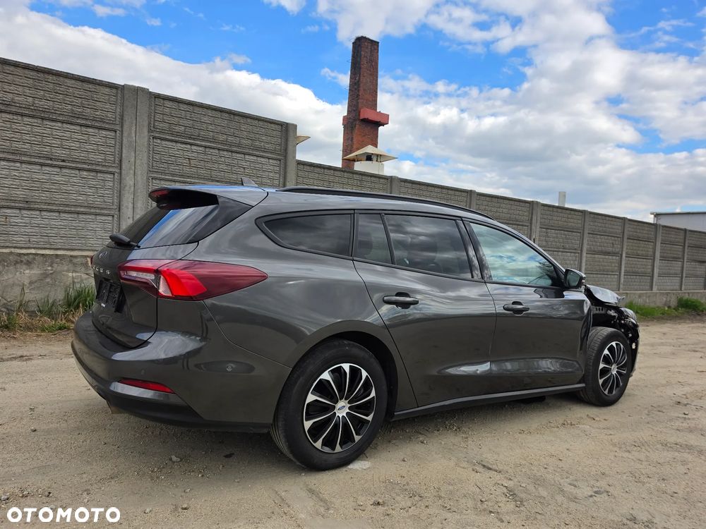 Ford Focus SW 1.0 EcoBoost S&S COOL&CONNECT - 37