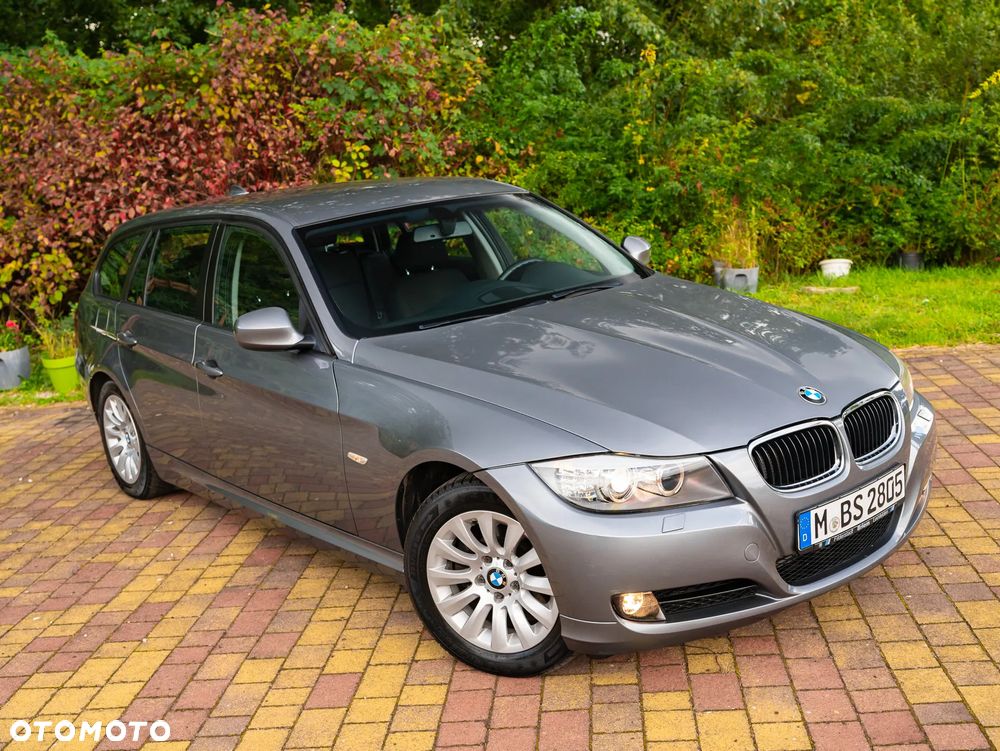 BMW Seria 3 318d DPF Touring - 17