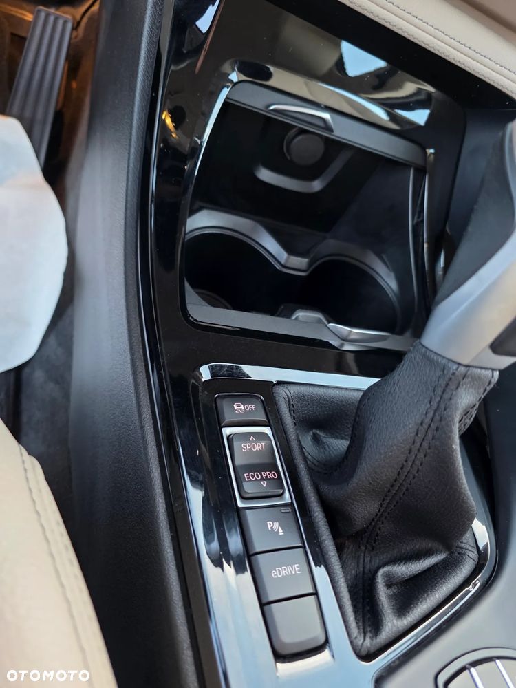 BMW X1 xDrive25e Business Edition - 24