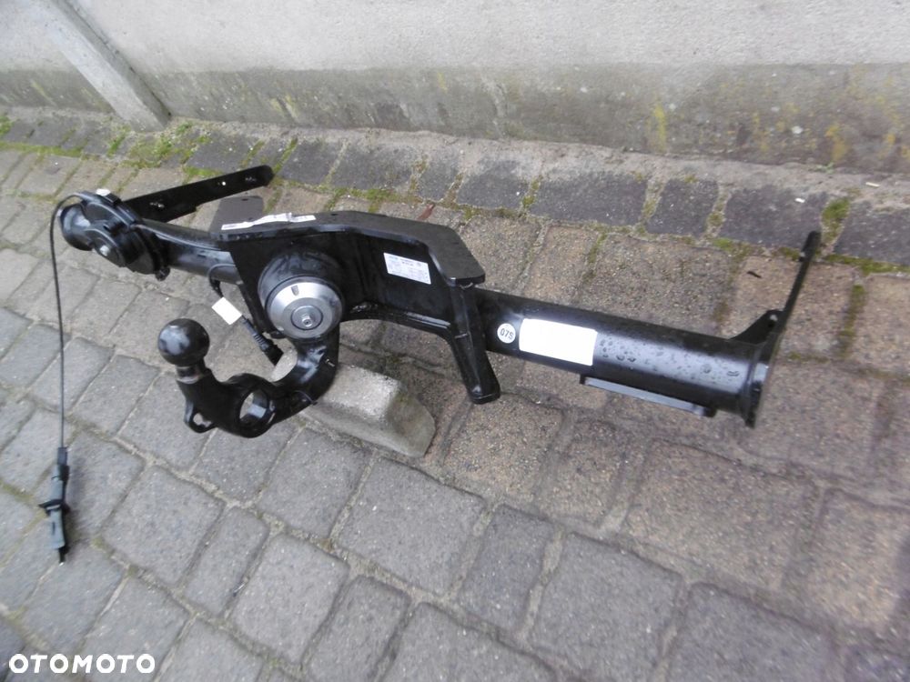 vw golf vii sportsvan 510 - hak holowniczy - 8