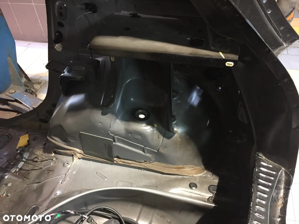 DACIA SANDERO 16R ĆWIARTKA PRAWA TYŁ NV676 - 2