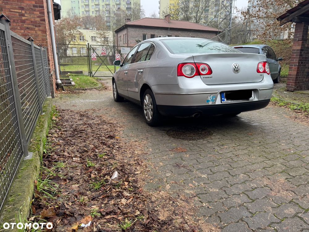 Volkswagen Passat 1.6 FSI Comfortline - 4