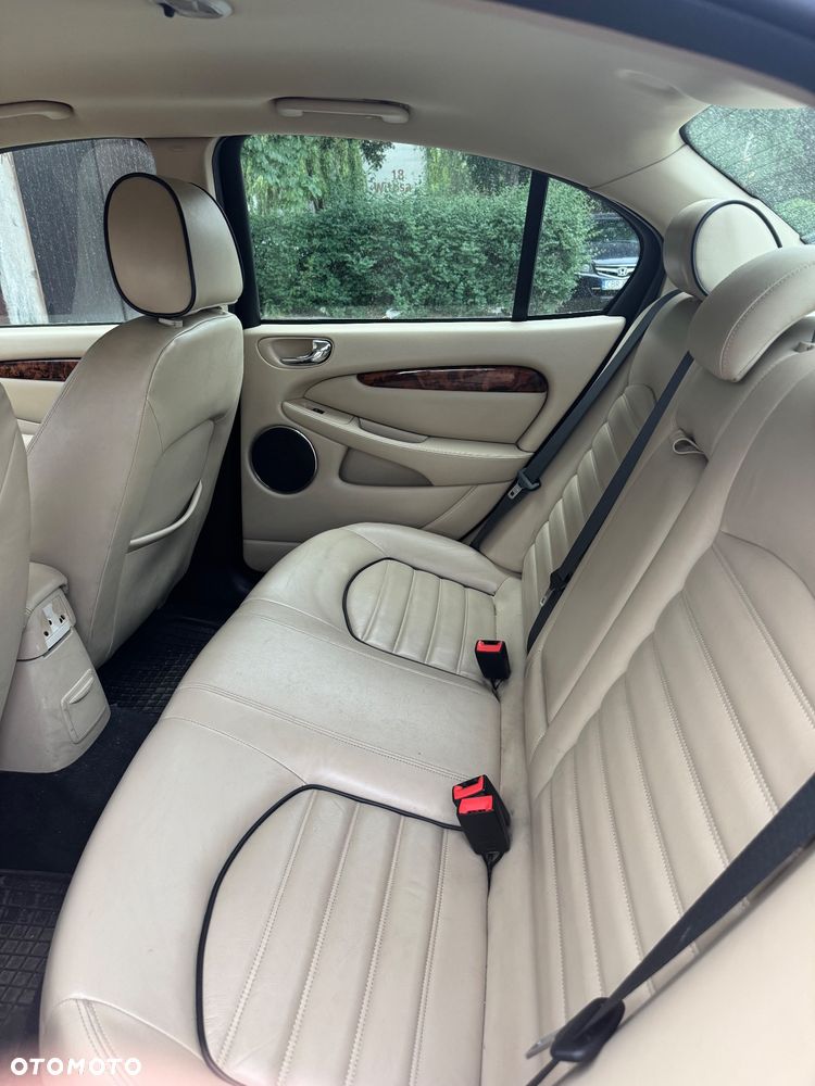 Jaguar X-Type - 12