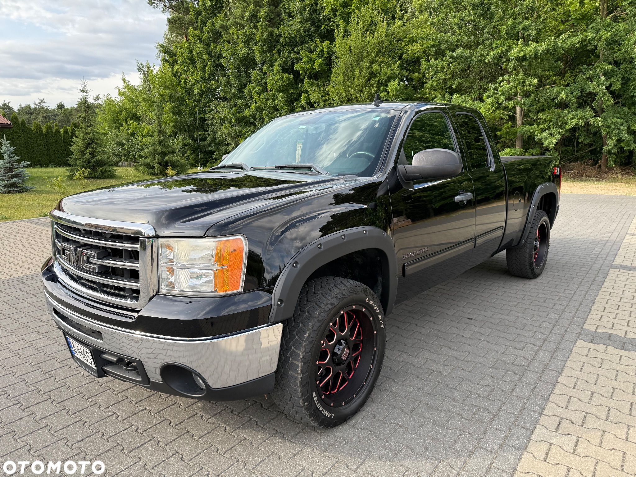 GMC Sierra - 1