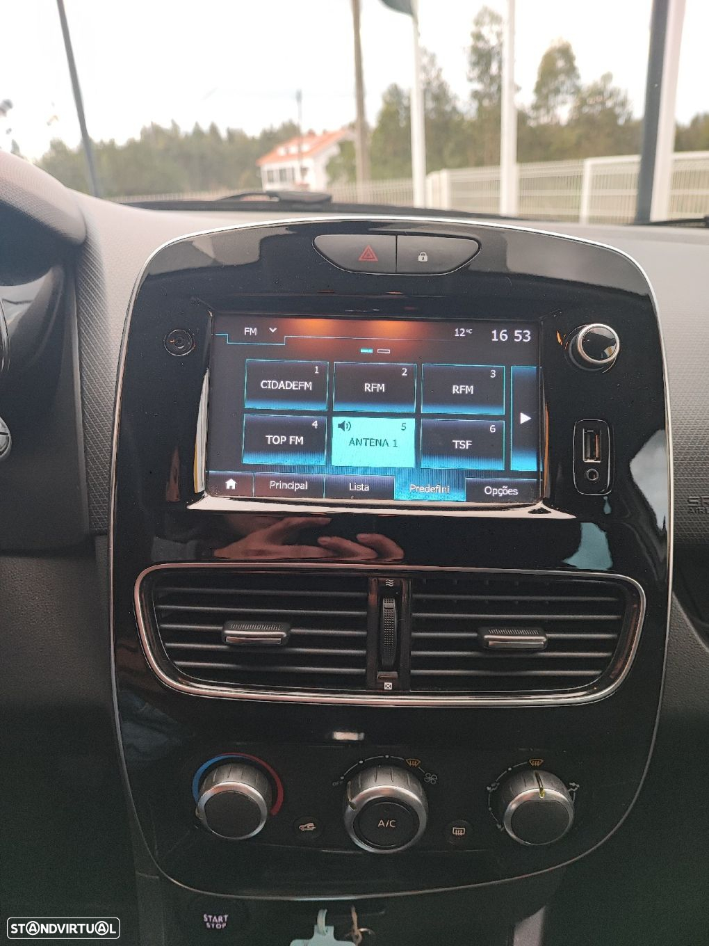 Renault Clio 0.9 TCe Limited - 16