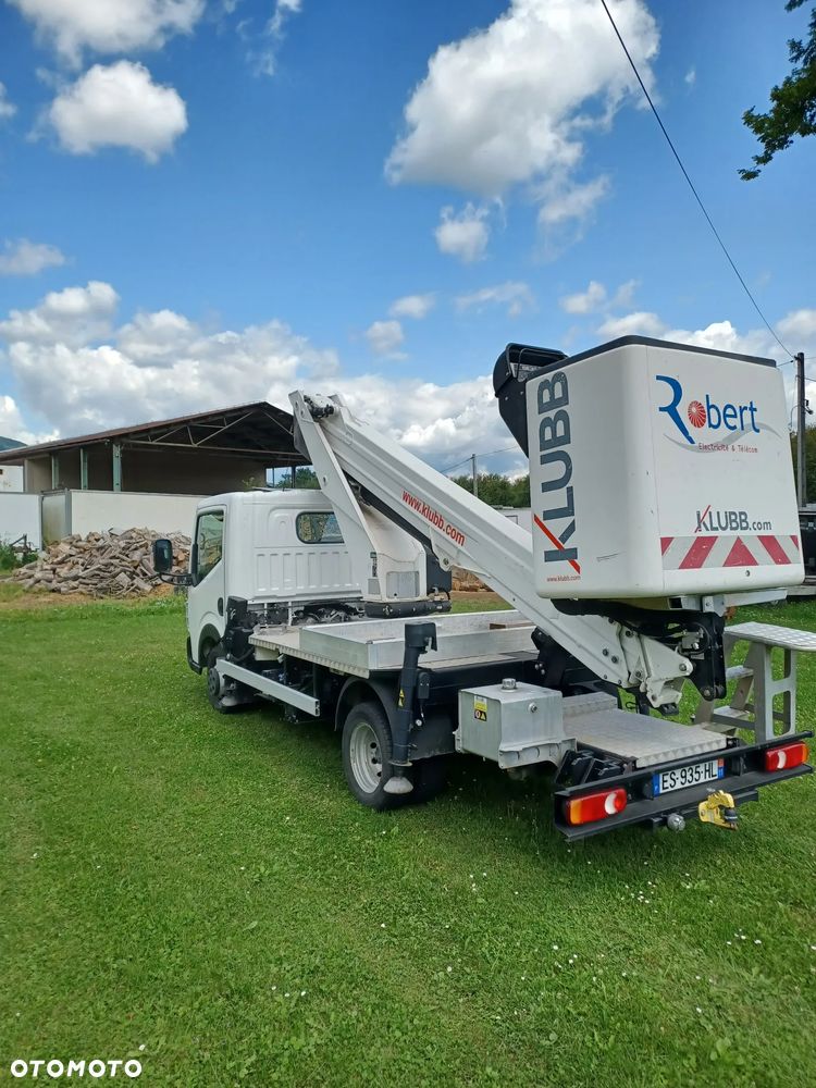 Renault Maxity - 4