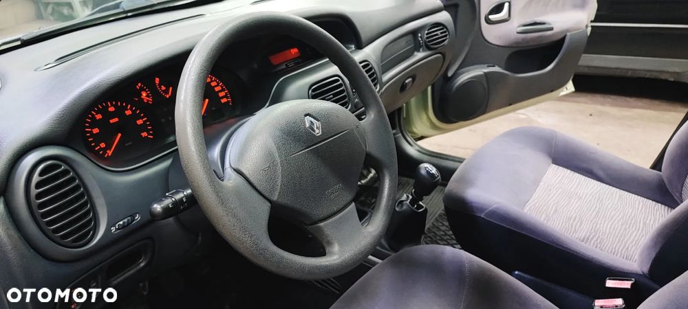 Renault Megane 1.4 Confort Privilege - 15