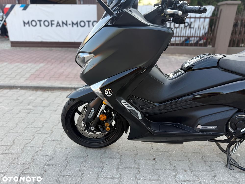 Yamaha Tmax - 25