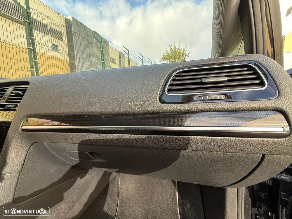 VW Golf Variant 1.6 TDi Highline DSG - 23