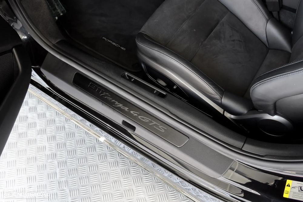 Porsche 911 (992) Targa 4 GTS PDK - 23