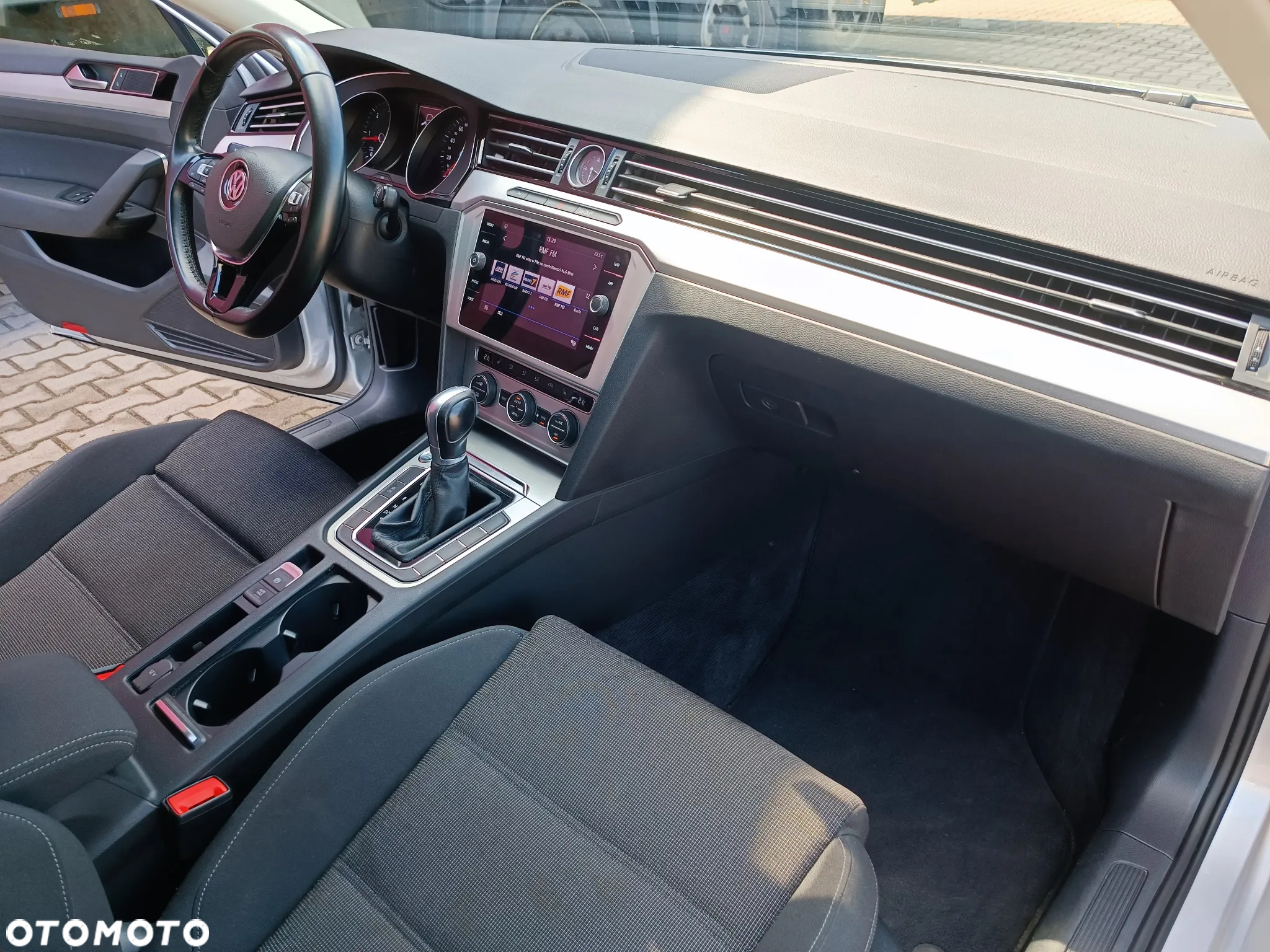 Volkswagen Passat - 16