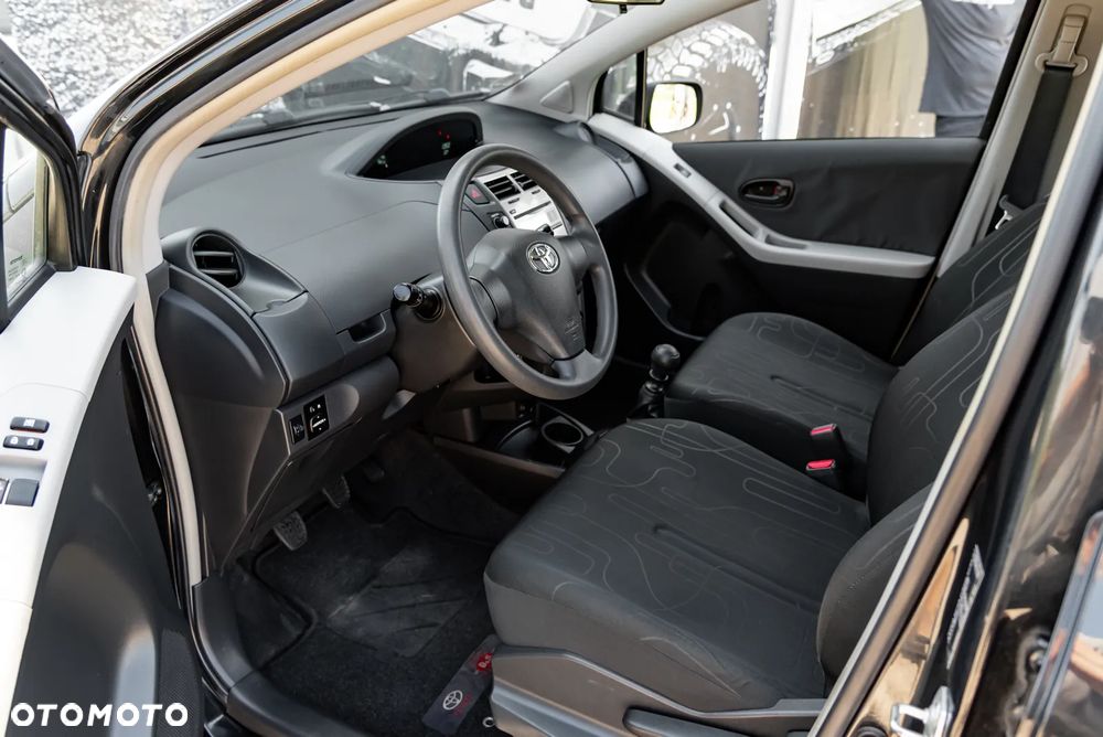 Toyota Yaris 1.33 VVT-i Executive - 16