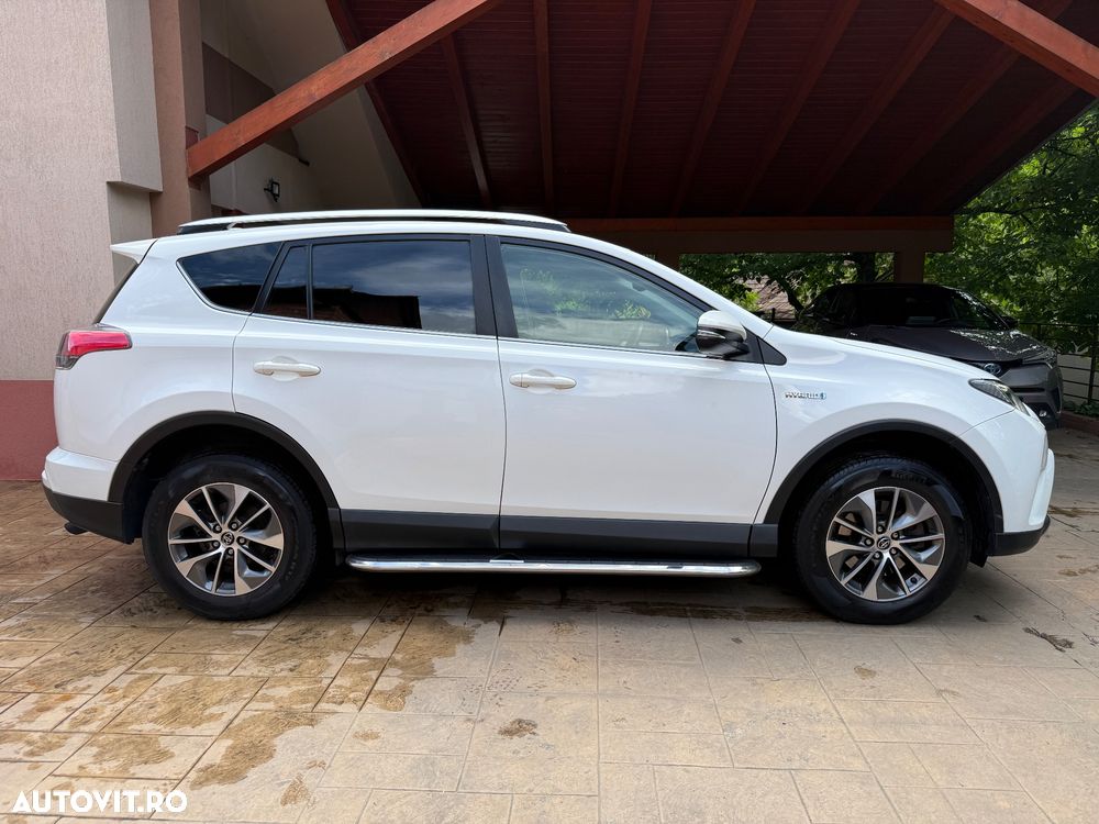 Toyota RAV4 - 8