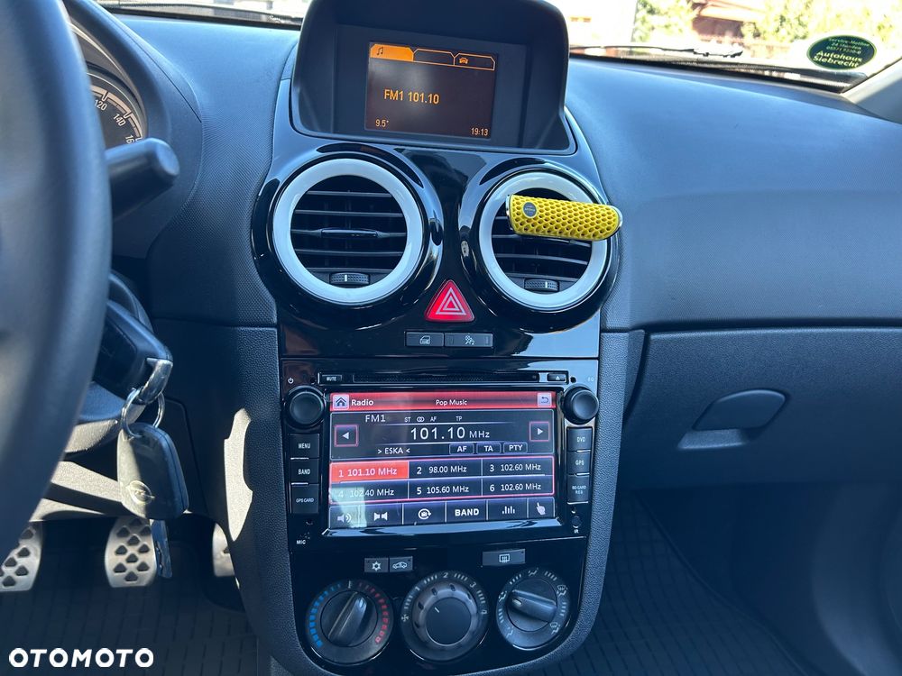 Opel Corsa 1.4 16V Color Race - 15