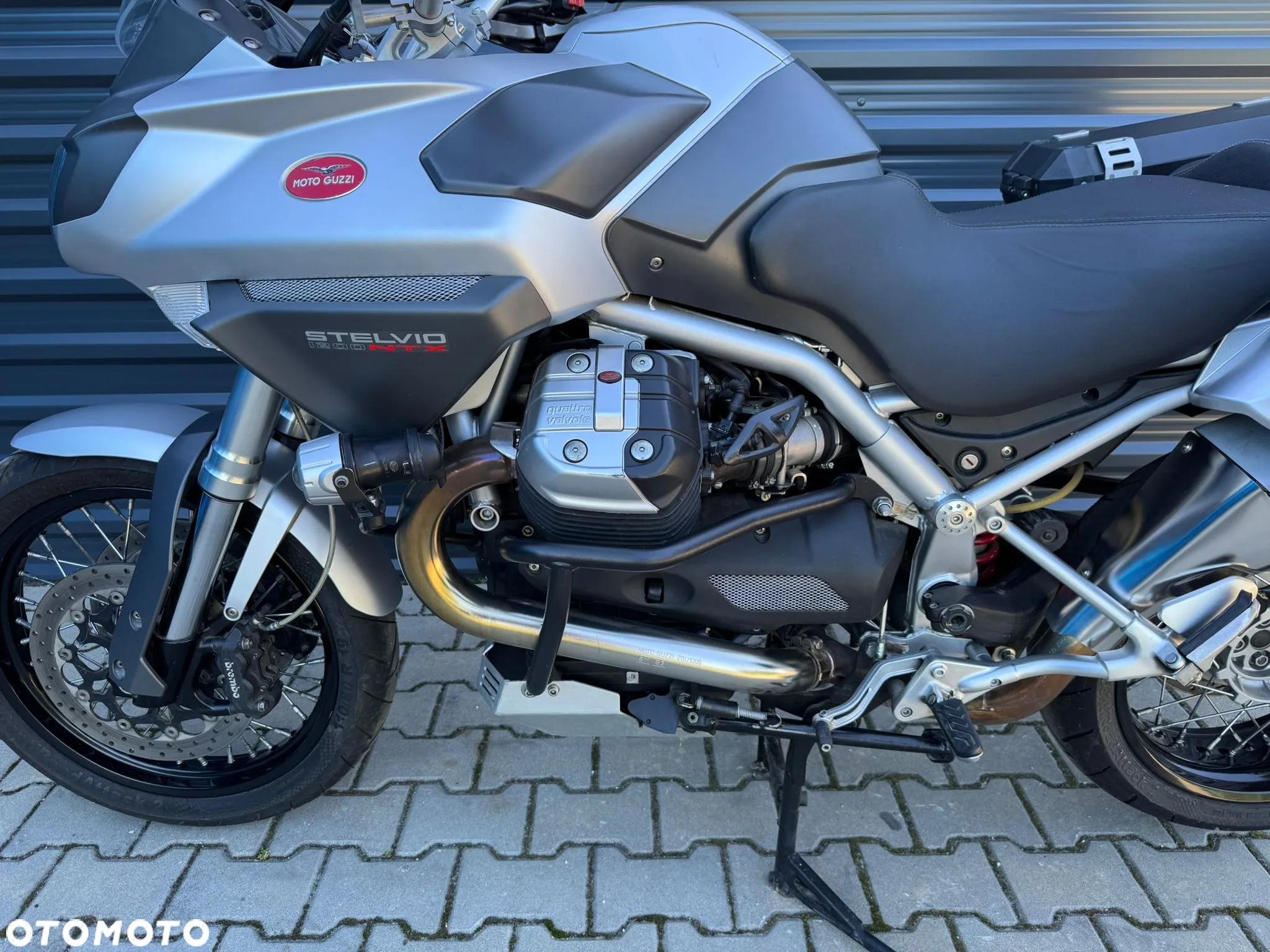Moto Guzzi Stelvio - 11