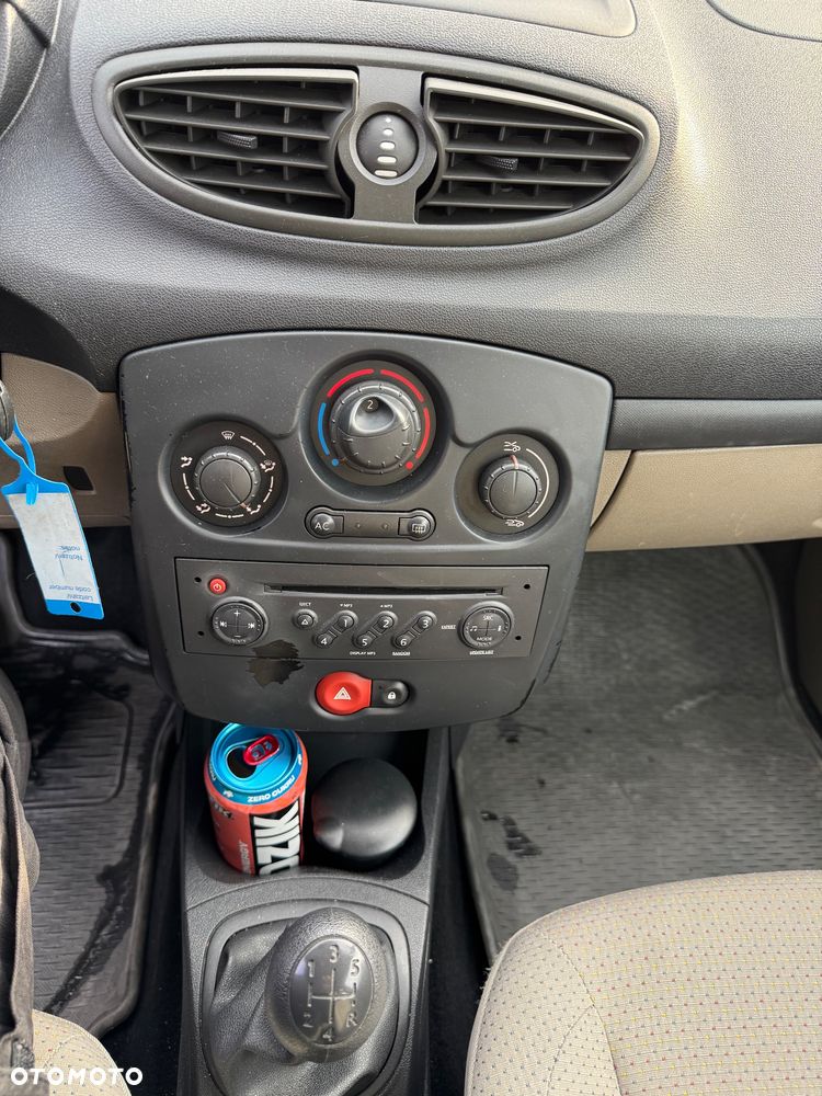 Renault Clio 1.4i RT - 10