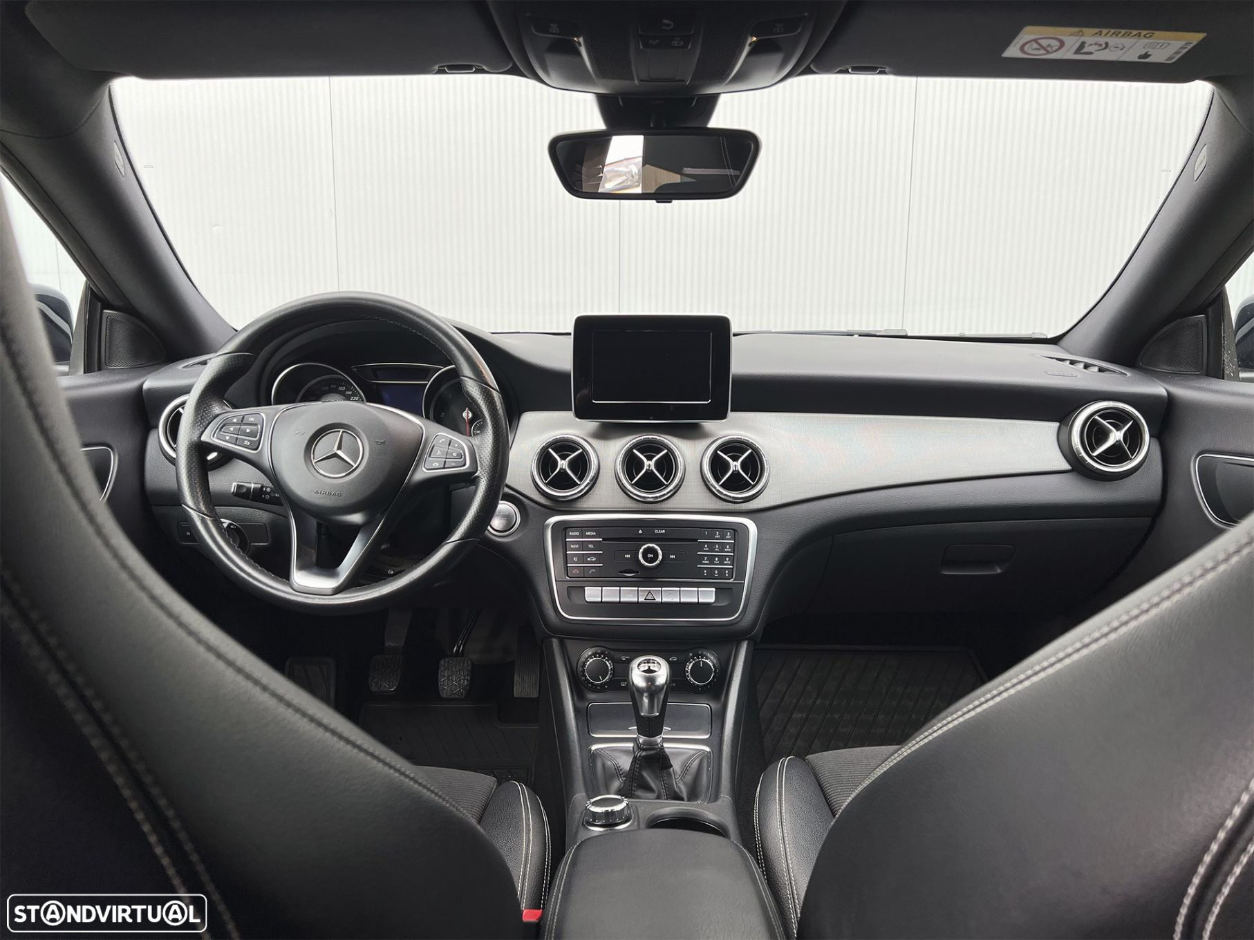 Mercedes-Benz CLA 180 d Shooting Brake - 12