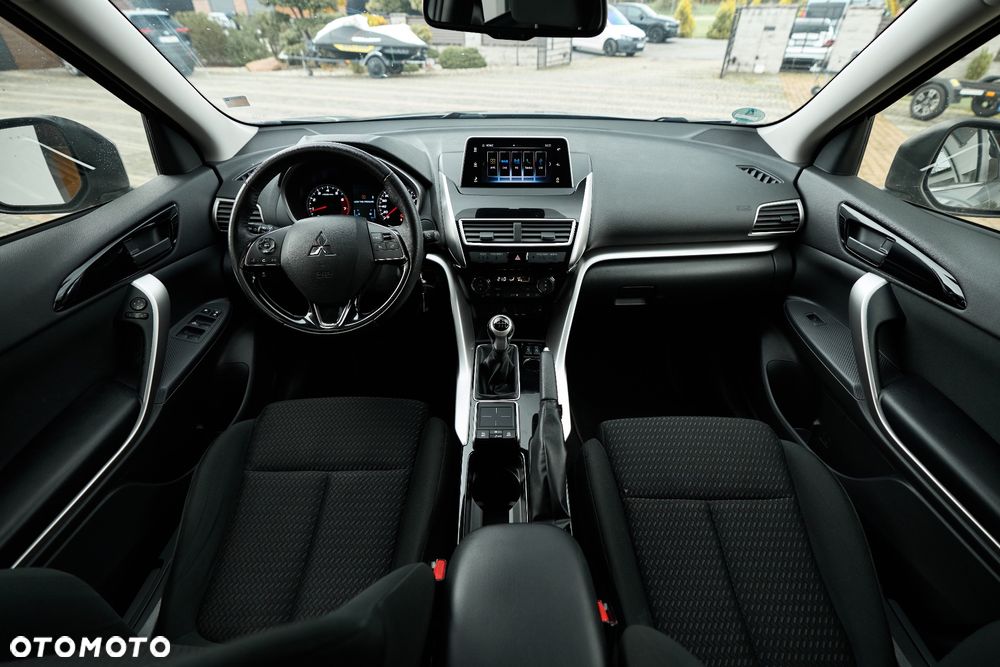 Mitsubishi Eclipse Cross - 22