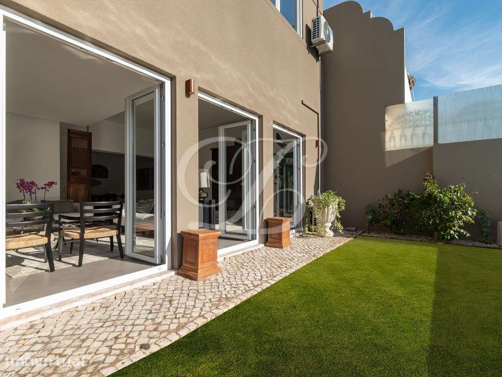Moradia T5 c/ Piscina e Zona Lounge | Estoril - Grande imagem: 3/49