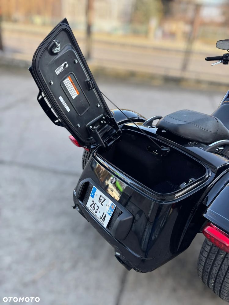 Harley-Davidson Trike Freewheeler - 23