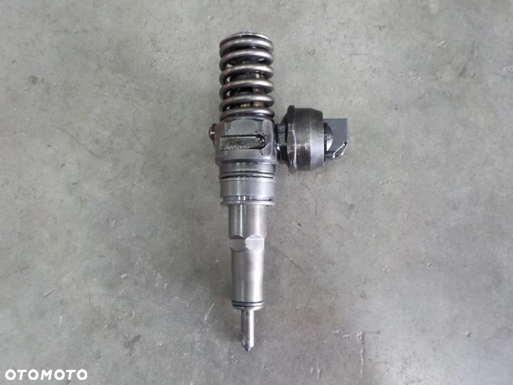 VW T5 2.5 TDI AXD WTRYSK WTRYSKI POMPOWTRYSK 07z145073F - 1