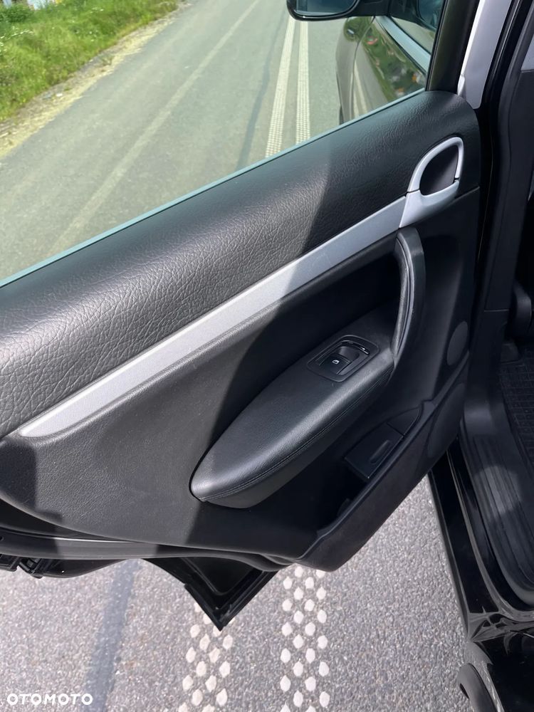 Porsche Cayenne Standard - 17